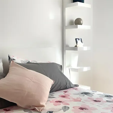 Ampio E Accogliente Bilocale - Fara 1, Porta Nuova Apartman Milánó