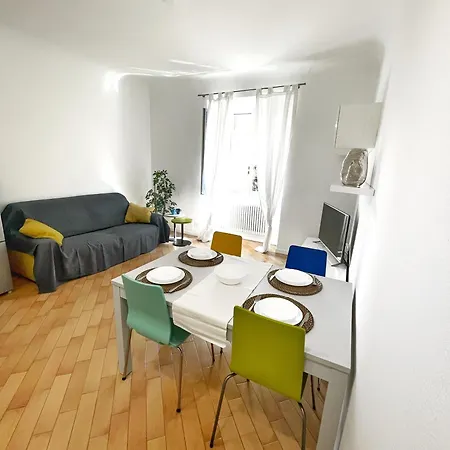 Ampio E Accogliente Bilocale - Fara 1, Porta Nuova * Milánó
